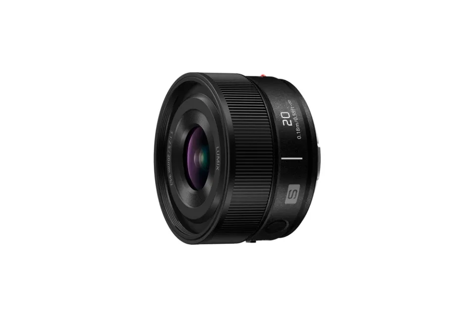 Official Panasonic photograph of LUMIX S 20mm F2.5, S-S20K