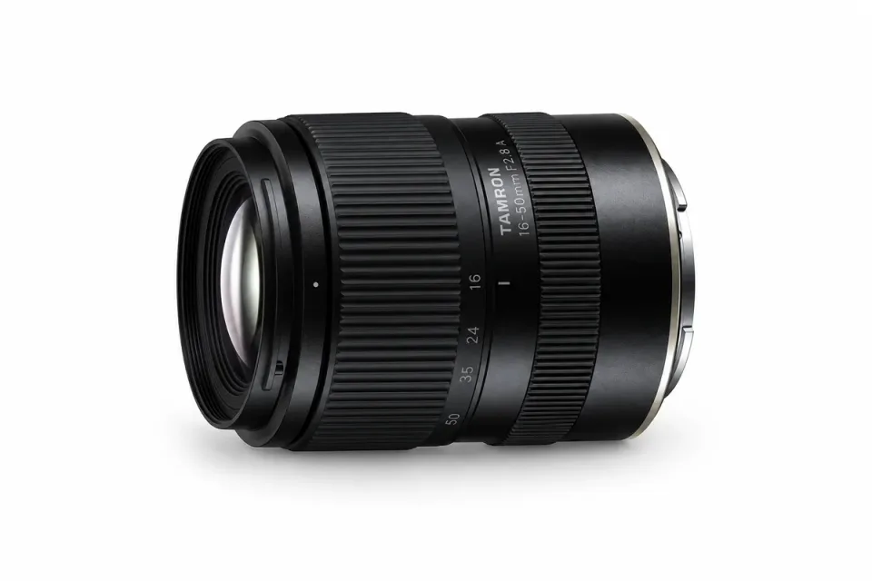 AI-generated conceptual illustration for Tamron 16-50mm F2.8 A B091 Sony E; appearance may differ from the actual product